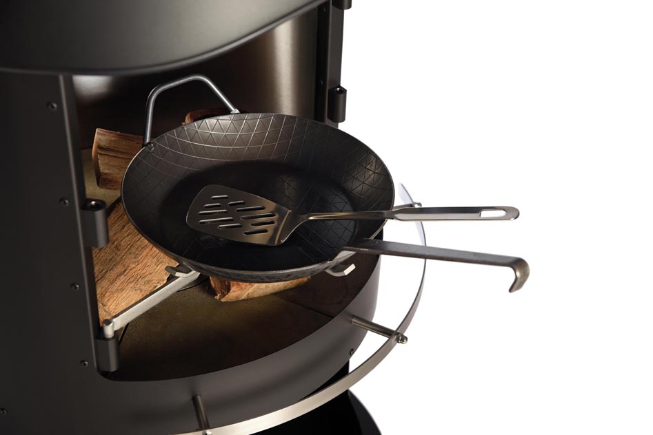 Auckland Prestige Cast iron pan with hanger