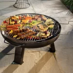 Grillrost mit Gemüse und Fleisch