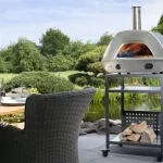 Pizzaofen X1 auf der Terrasse