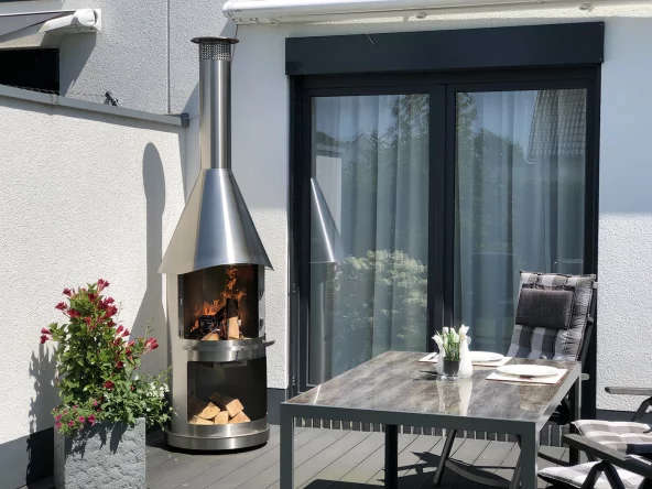 Buschbeck-Sydney-Edelstahl-gebuerstet auf der Terrasse