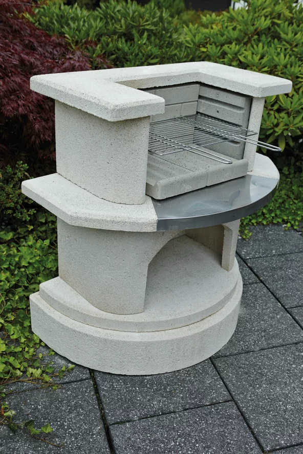 Sockelerhoehung mit Grillbar