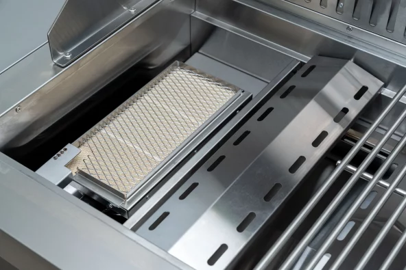 Detailfoto vom Brenner des Gasgrills